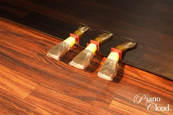 中古アップライトピアノ YUX