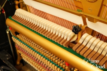 中古アップライトピアノ YUX