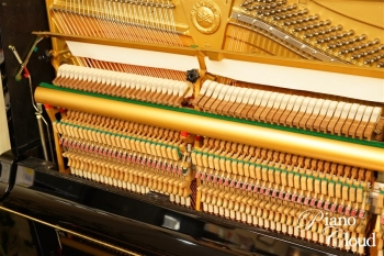 中古アップライトピアノ YUX