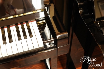 中古アップライトピアノ YUX