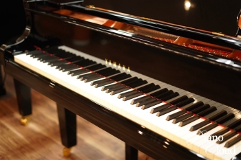 グランドピアノ C3X