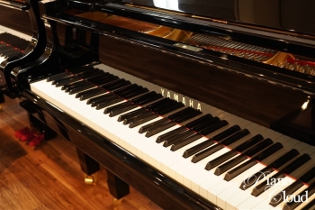 中古グランドピアノ C3E