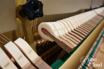 中古アップライトピアノ UX30Bl