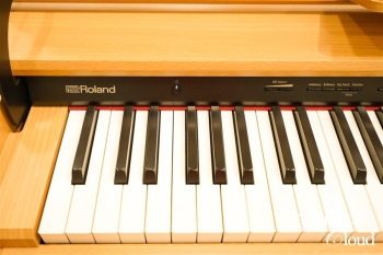 電子ピアノ　DP603-NBS