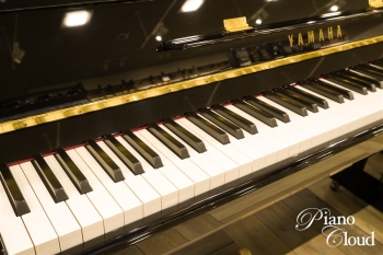 アップライトピアノ b113