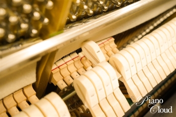 アップライトピアノ b113