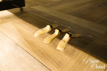 アップライトピアノ b113