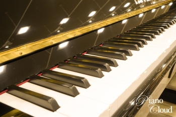 アップライトピアノ b113