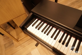 電子ピアノ　YDP-145B