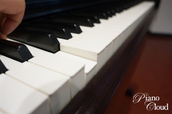 電子ピアノ　YDP165