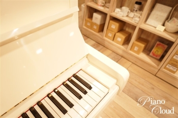 中古ピアノ　MX200MR