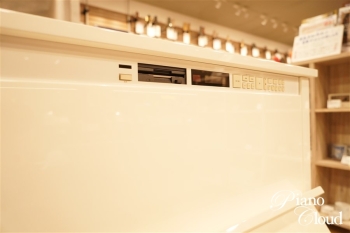 中古ピアノ　MX200MR