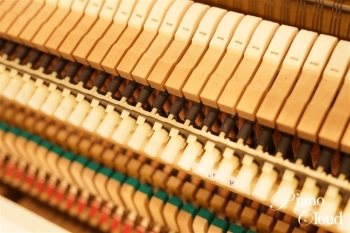 中古ピアノ　MX200MR