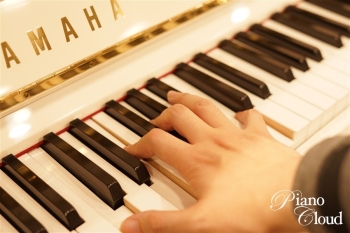 中古ピアノ　MX200MR