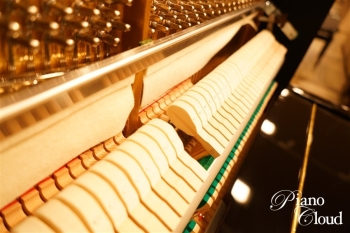 中古ピアノ　b113