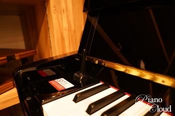 中古ピアノ　b113