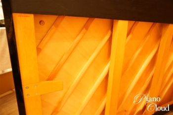 中古ピアノ　b113