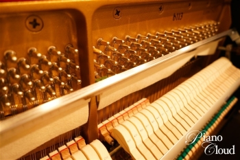 中古ピアノ　b113