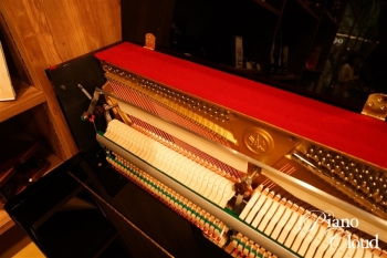 中古ピアノ　b113