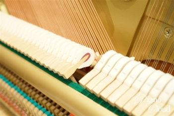 中古アップライトピアノ　UX10BL