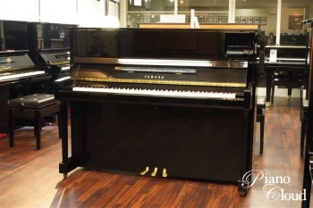 中古アップライトピアノ b121