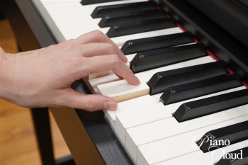 中古電子ピアノ CLP-645B