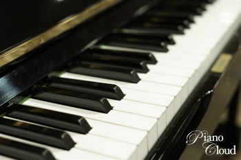 中古アップライトピアノ　U1H