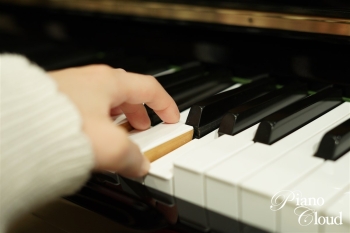 中古アップライトピアノ　U1H