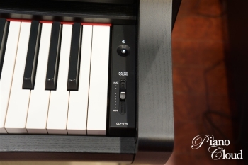 電子ピアノ Clavinova CLP-775(展示品限り)