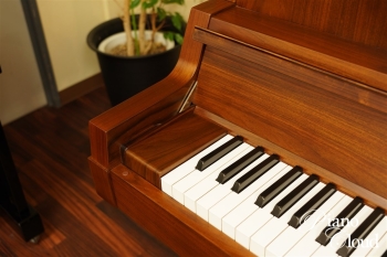 中古アップライトピアノ W101