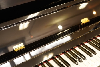 中古アップライトピアノ YU1