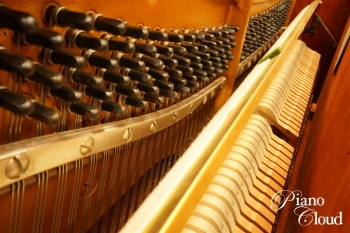 中古アップライトピアノ W104