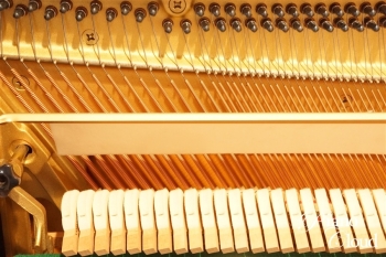 中古アップライトピアノMC10BL