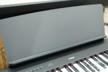 電子ピアノ　P-225 BK