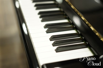 中古アップライトピアノ　UX