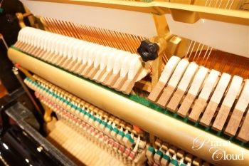 中古アップライトピアノYUX