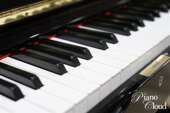 中古アップライトピアノ YUX