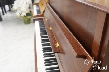 アップライトピアノ T-122 Tradition（ウォルナット艶消）