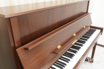 アップライトピアノ T-122 Tradition（ウォルナット艶消）