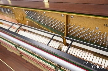 アップライトピアノ T-122 Tradition（ウォルナット艶消）