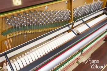 アップライトピアノ T-122 Tradition（ウォルナット艶消）