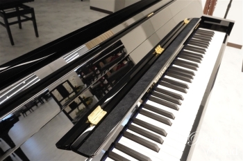 アップライトピアノ R2 Millenium