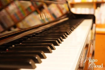 中古アップライトピアノ UX10A