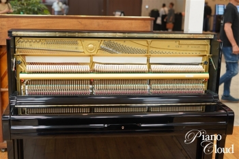 中古アップライトピアノ UX-1