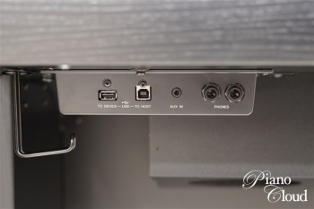 電子ピアノ　CLP-875B