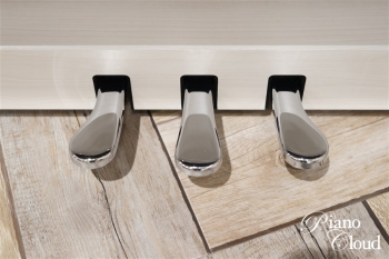 電子ピアノ　CLP-835WB