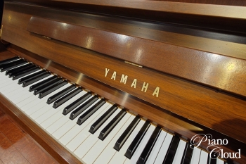 中古アップライトピアノ　YU11W