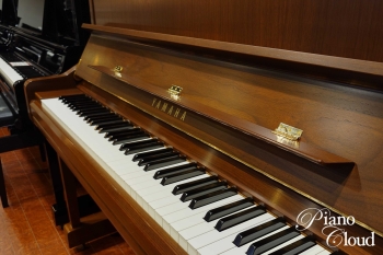 中古アップライトピアノ　YU11W