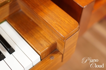 中古アップライトピアノ W107BT
