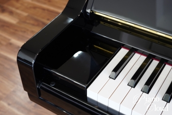 中古アップライトピアノ YU33SH2